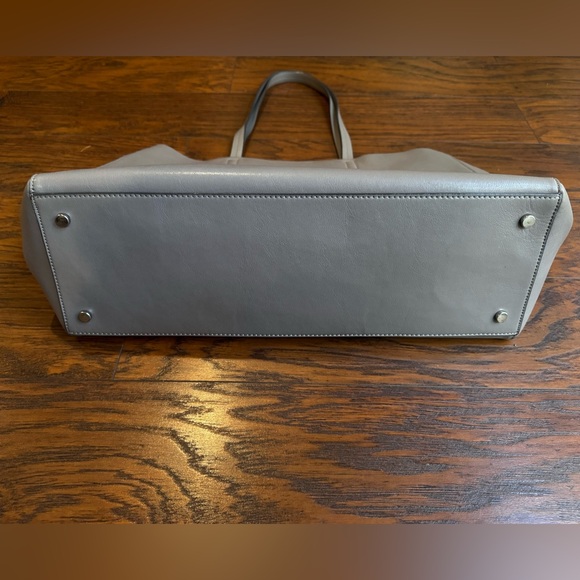 {Banana Republic} leather tote bag - Picture 8 of 15